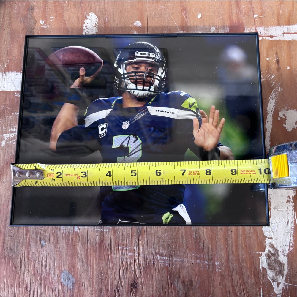 Autographed Russell Wilson Seattle Seahawks Framed Photo - Picture 4 of 5